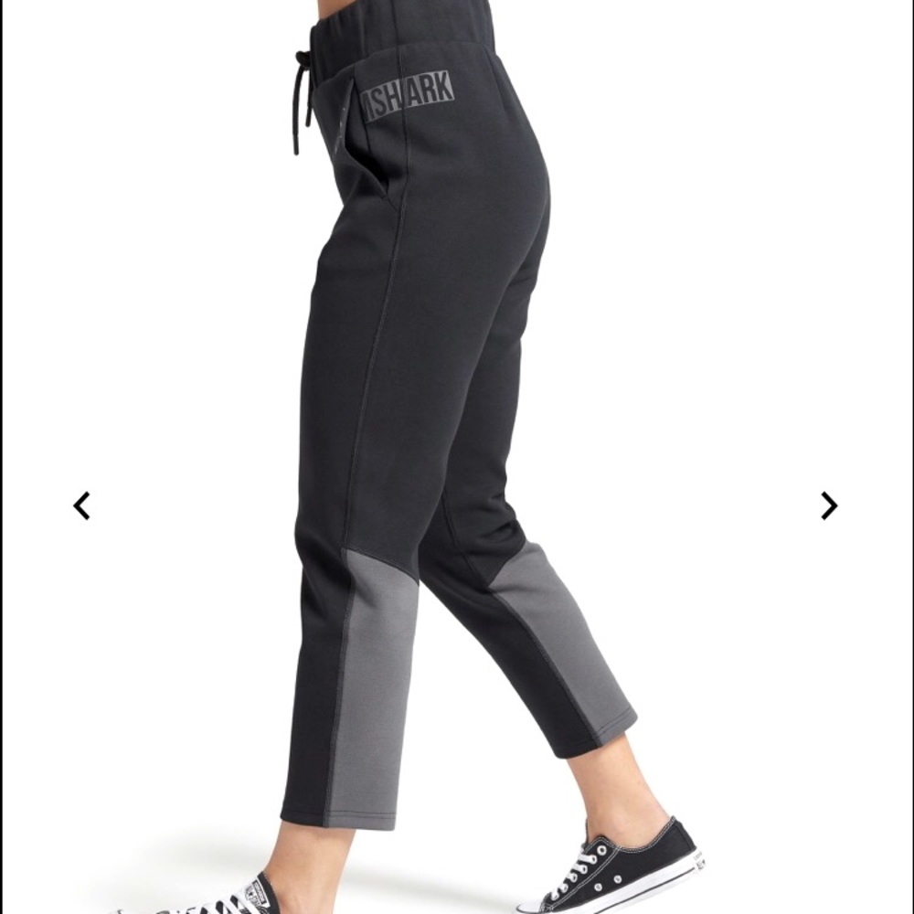 GYMSHARK - BLACK REWIND JOGGERS